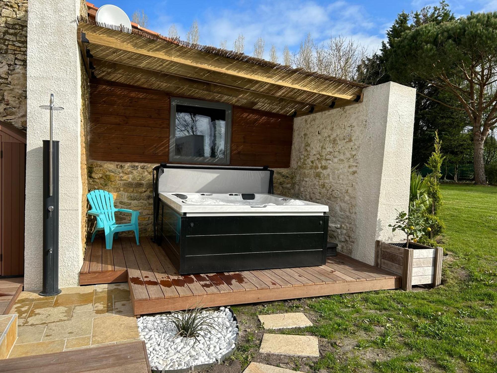Domaine De La Gemoliere Bed & Breakfast Gemozac ภายนอก รูปภาพ